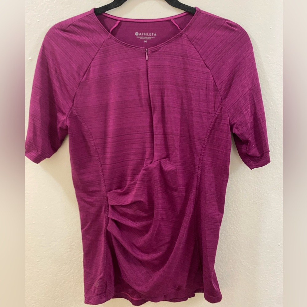 Athleta Short Sleeve Ruched Magenta Top with back zipper